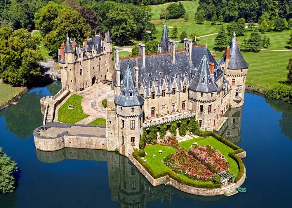 Замки Луары Долина Луары. Замки Долины Луары Франция. La Loire замок Франции. Шато Босежур замок во Франции.