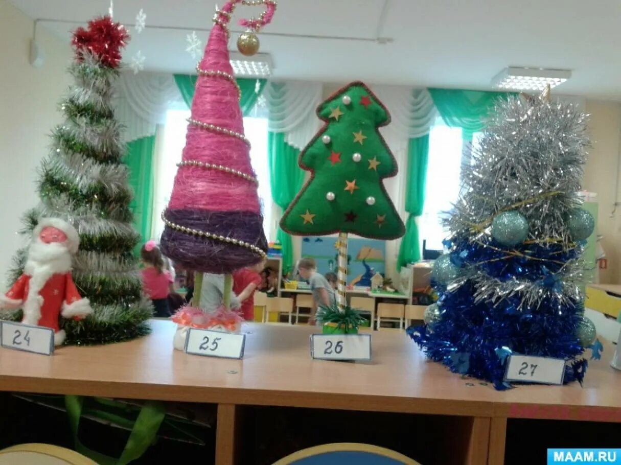 Креативная елка. Креативная елка своими руками. Самая креативная елка конкурс. Новогодняя елка в школе. Самая креативная елка конкурс.