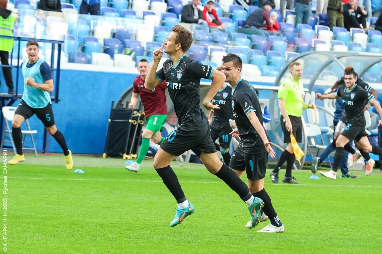 Крылья советов пари нн. Пари нижний новгород крылья советов 23 апреля. Футбольные моменты. Пари крылья советов. Крыло нн.