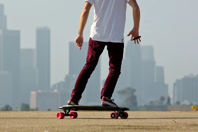 Скейтборд это. Canoo skateboard. bethink skateboard trade. рост и скейтборд на русском. skateboard da fentlar qilish.