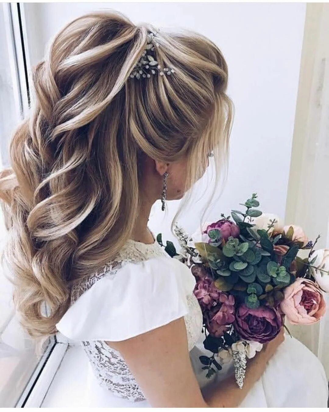 45 Half-Up Hairstyles to Complete Your Wedding Look Long hair styles, Braided ha