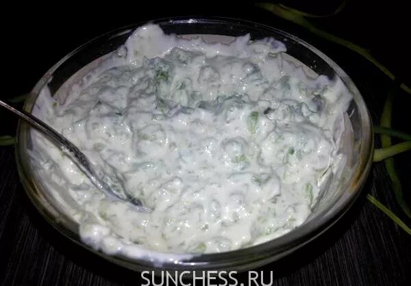 Майонез кучка. Стрелки с майонезом. Ложка сметаны. Стрелки чеснока на зиму через мясорубку. Чесночные стрелки на зиму через мясорубку.