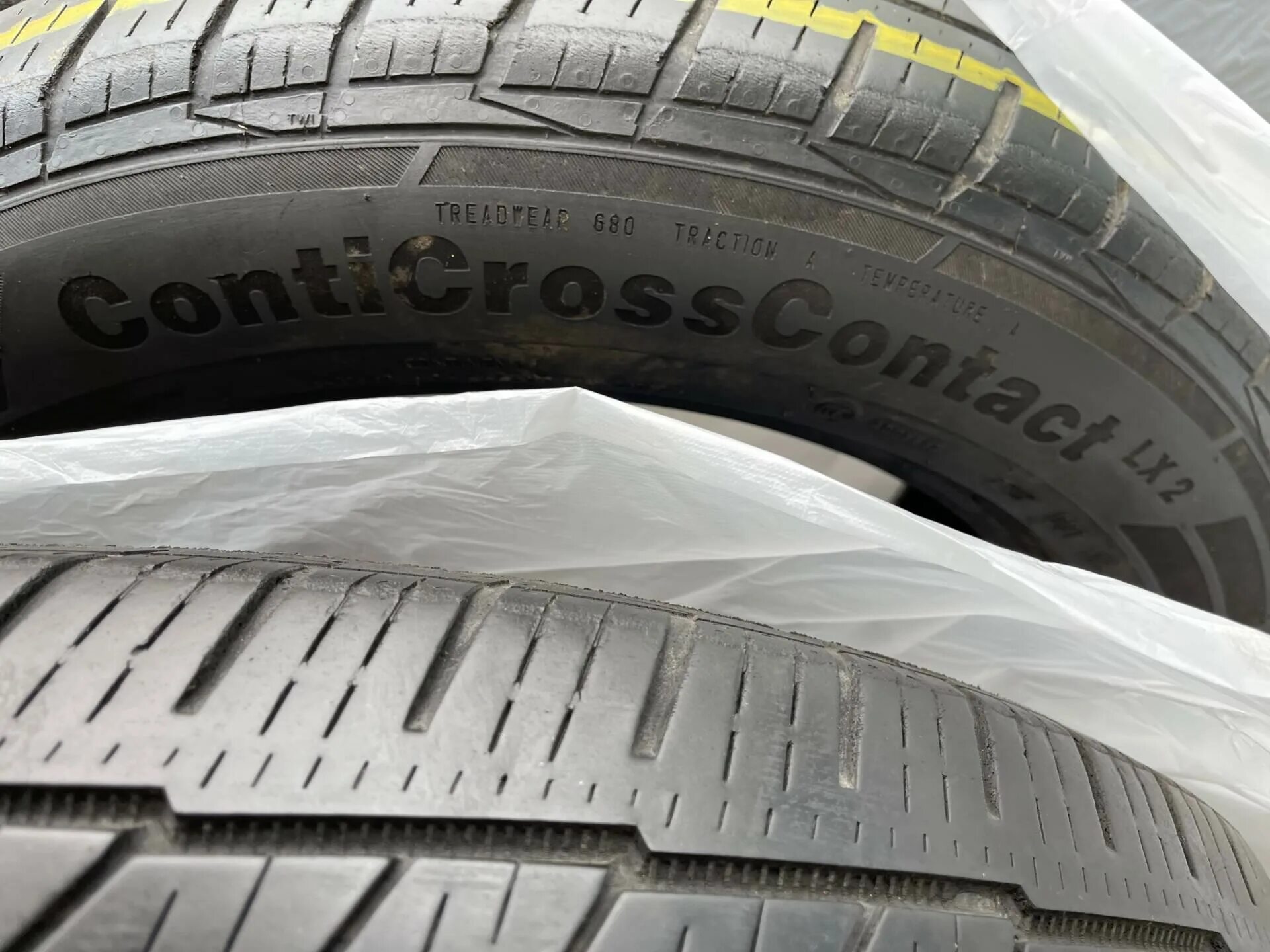 Continental crosscontact lx 215 65 r16 купить. Continental CONTICROSSCONTACT lx2. Continental 215/65 r16. Continental CONTICROSSCONTACT lx2 215/65 r16. Континенталь 215/65/16 h 98 CONTICROSSCONTACT LX 2.