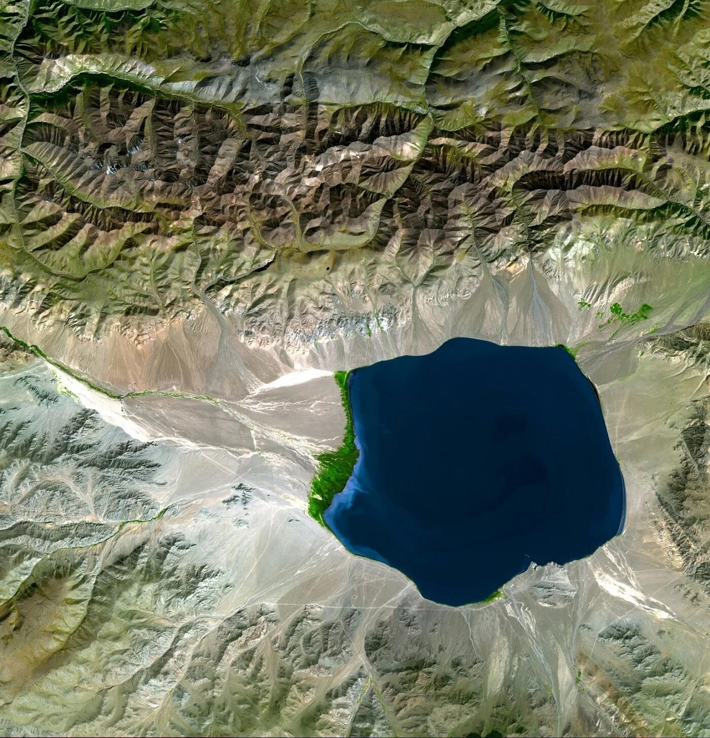 Озеро Уурэг нуур Монголия. Озеро Убсу Нур Монголия. Бассейн озера Убсу-Нур. Убсунурская котловина озера Убсу-Нур. Котловина больших озер