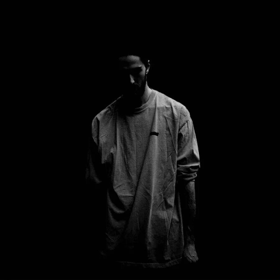 Парень курит сохры. Бонс рэпер. Bones sesh. Ксавьер вульф. Bones обложка.