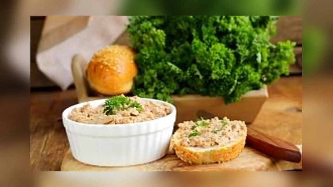 Куриный паштет с морковью и луком. Паштет из тофу едемский сад. паштет из тофу с зеленью. паштет куриный. паштет из куриной грудки.