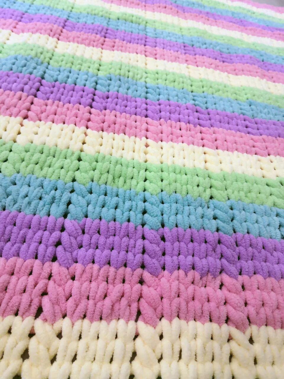 Alize lanagold 800 палитра. Вяжем пряжей ализе файн. Пряжа ализе ланаголд файн. Ализе пуффи пряжа палитра. Жилет из ализе пуффи файн детский.