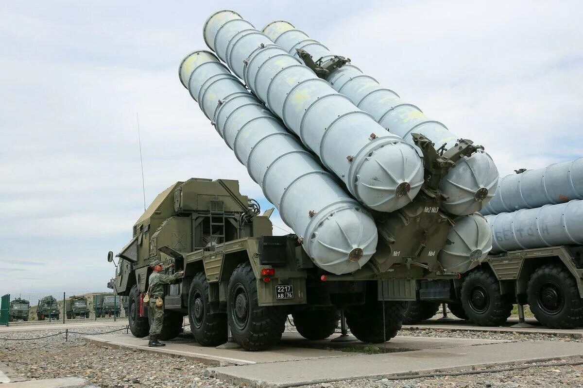 Трехсотый часть 107. С-300 ракетный комплекс. С-300 зенитный ракетный комплекс Украина. ПВО с300 б4. ПВО комплекс с300 дизеля.