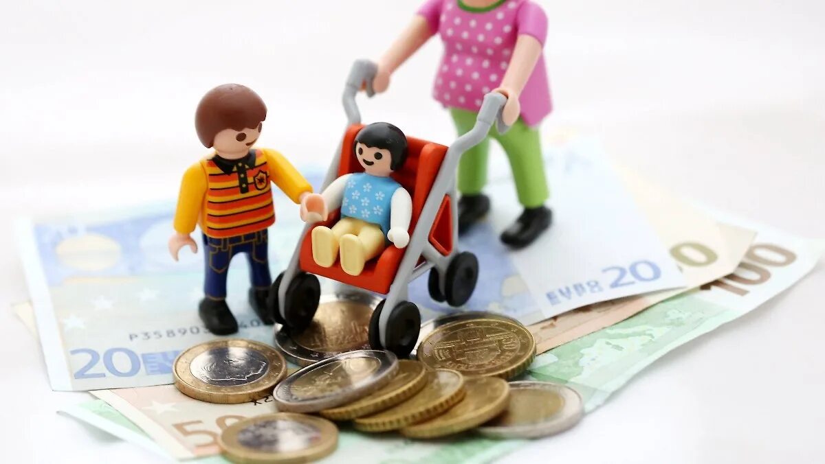 пособие на рождение второго ребенка. детские пособия. социальные льготы детей. льготы многодетным. социальные выплаты и пособия.