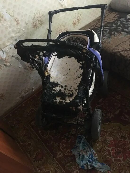 А это у нас мама выгорела. Ваша мать сгорела. Эмоциональное выгорание иллюстрации. Выгорела коляска. Эмоциональное выгорание картинки.