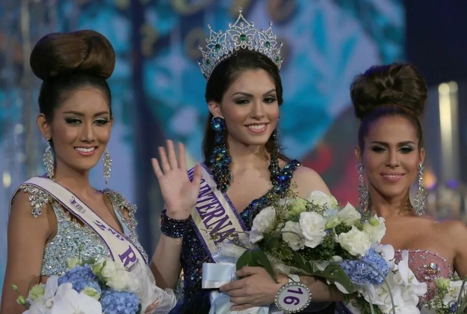Транс победил на конкурсе красоты. Трансгендеры бразилии. Miss photogenic international. Трансгендеры бразилии. Трансгендеры бразилии.
