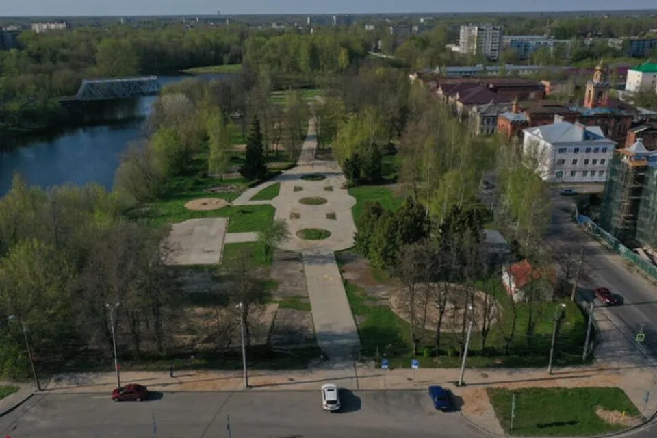 Сквер рыбинск аттракционы. Рыбинский городской сквер в рыбинске. Городской сквер рыбинск. Ярославская область рыбинск городской сквер парк аттракционов. Ярославская область рыбинск городской сквер парк аттракционов.