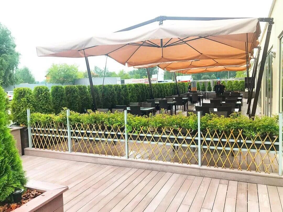 Веранда работает. Ресторан челябинск летняя терраса. Колокольников веранда ресторан терраса. Владбиф веранда. Веранда гинза проджект.