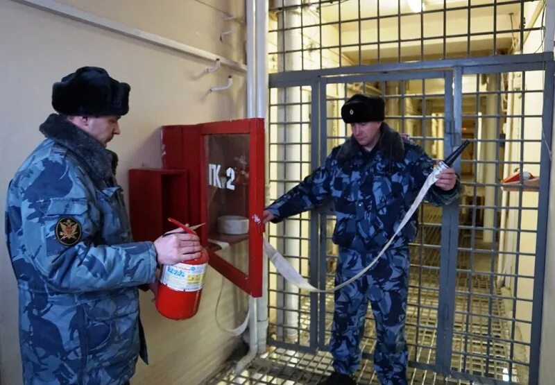 Сотрудник колонии. Дпс шарлык. Служба контролёра в шизо. Фку ик 3 новокуйбышевск. Кинешма ик 3 женская колония.