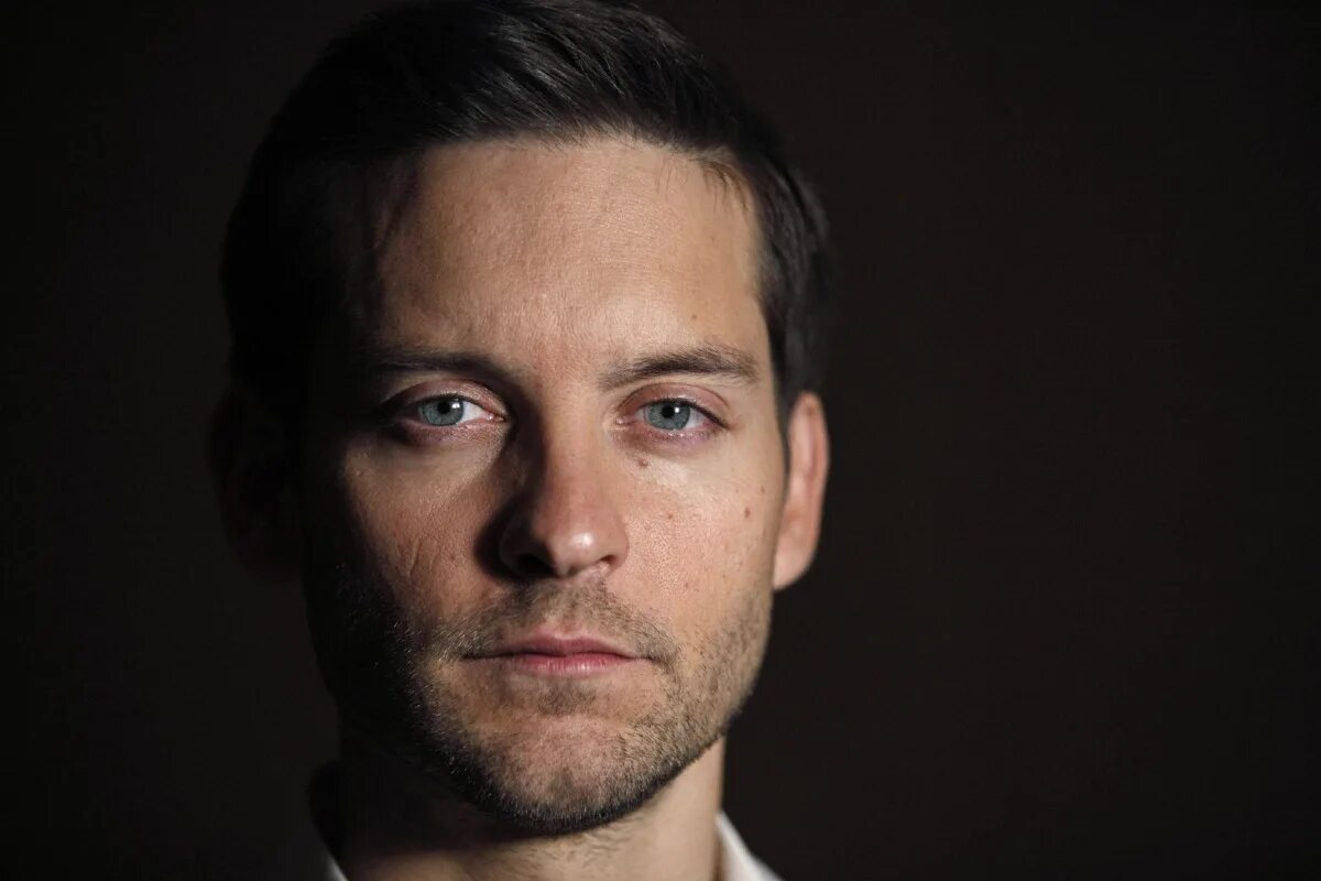 Тобиас винсент магуайр. То́биас ви́нсент магуайр. Тоби магуаер. Тоби магуайр. Тоби магуайр 2021.