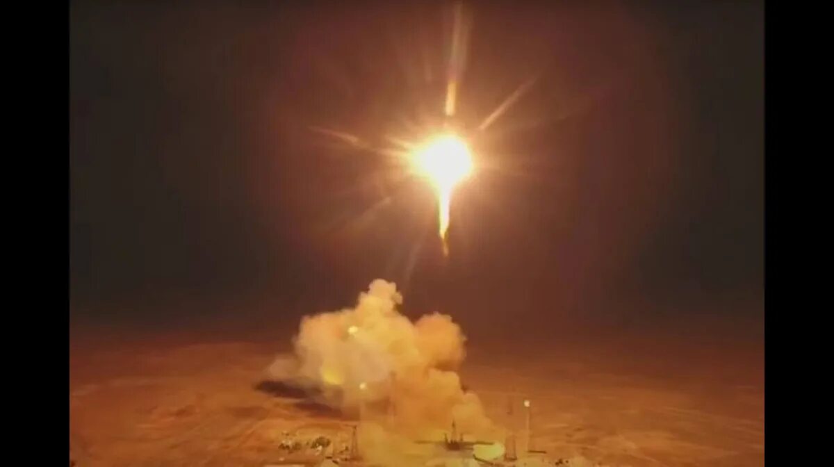 Кадры падения ракеты в польше. Starship sn9 упал. Ракета «союз» со спутниками oneweb стартовала с байконура. Starship sn9 упал. Видео упавшей ракеты.