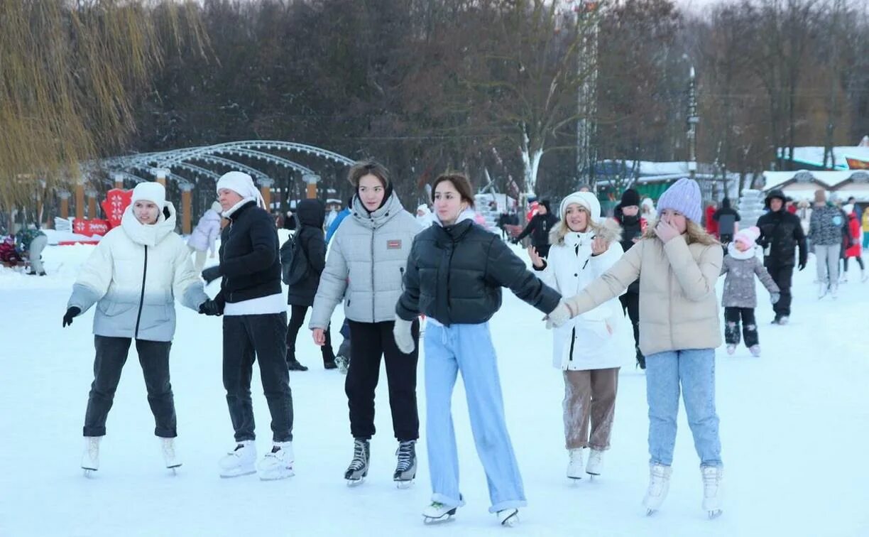 Катков новости. Каток Тула Белоусовский парк. Каток в Центральном парке Тула. Каток Тула парк Белоусова. Парк Сосенки каток.