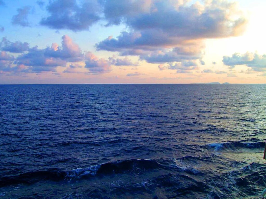 Тихое море. Тихий океан фото. Пасифик океан. Где самое тихое море. Северная атлантика океан.