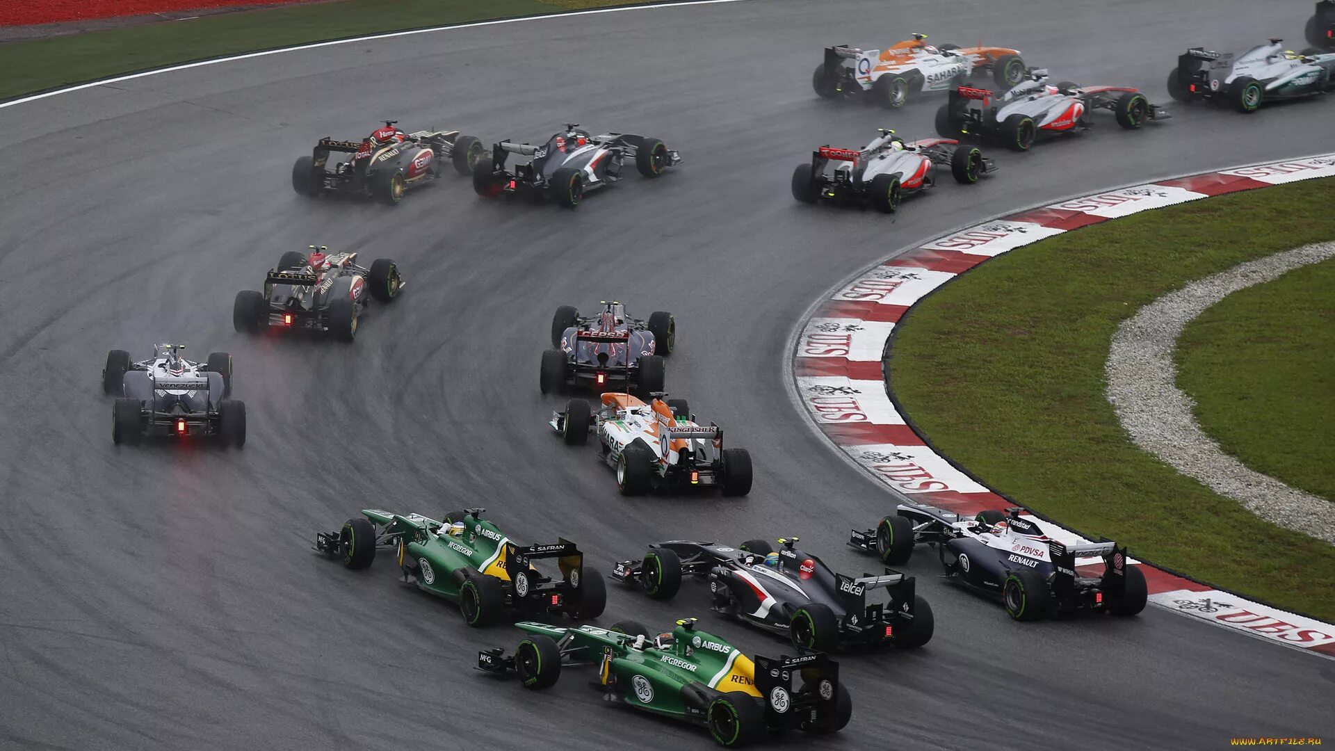 F1 2013. F1 2013 start Malaysia. F1 Formula Arena. MCLAREN f1 2013.