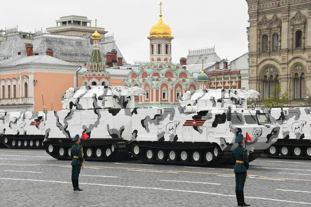 Парад Победы. Парад военной техники на красной площади. Парад на красной площади техника. Военная техника на параде Победы.