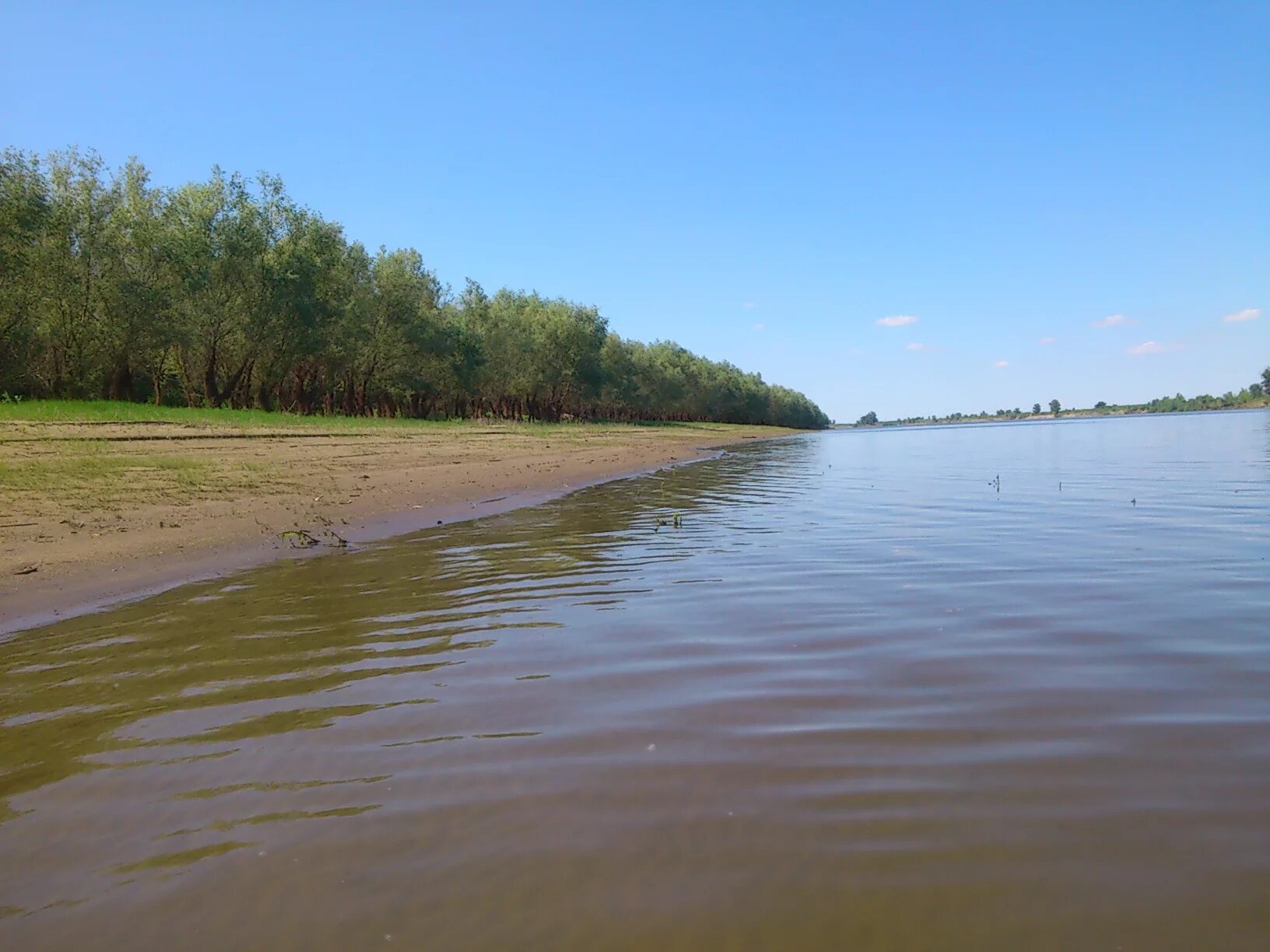 Вода в реке астрахань. Река Ахтуба. Ахтубинск река Ахтуба. Астрахань река Ахтуба. Река Ахтуба в Волгоградской области.