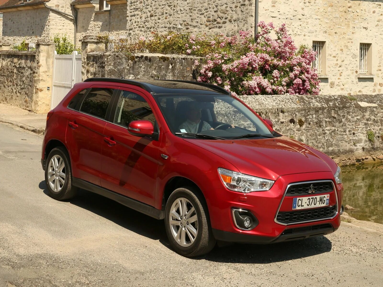 Мицубиси 2012г. Mitsubishi ASX. Митсубиси АСХ 2012. Мицубиси ASX 2012. Машина Митсубиси АСХ 2012.