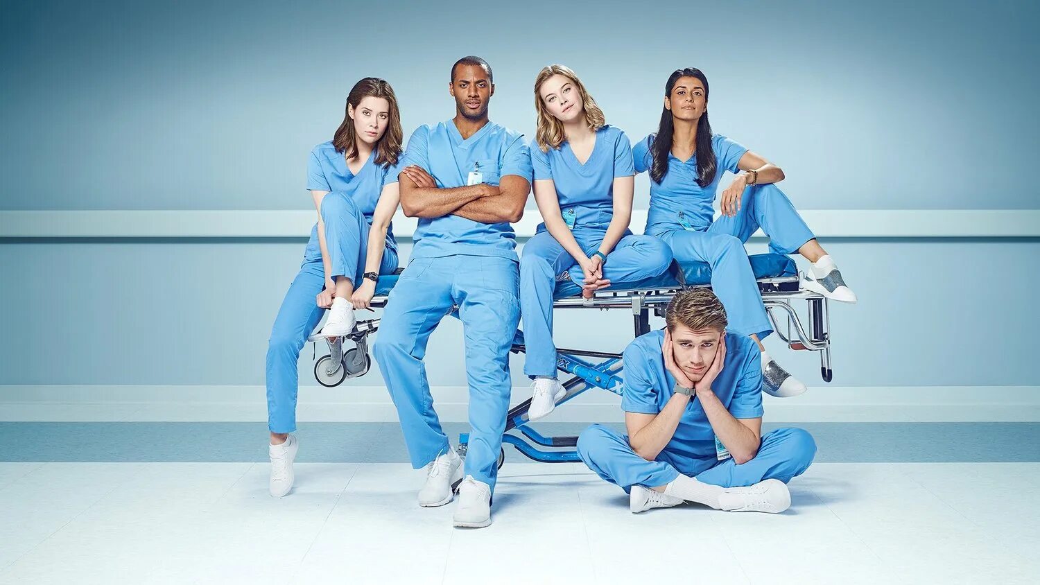 анкетирование людей. 5 человек. работал за пятерых. группа мужчин. человек на работе.