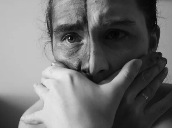 Статусы про молчание. Молчать википедия. Молчание эстетика. Молчание черно белое. Молчание.