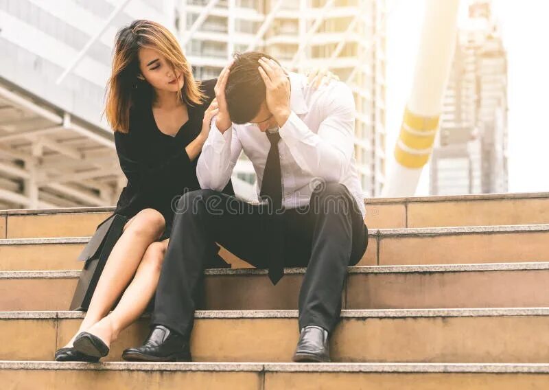 Девушка дает 21. Девочки давайте. Девушка на старте гонки. Элегантная девушка. Девушки размножаются.