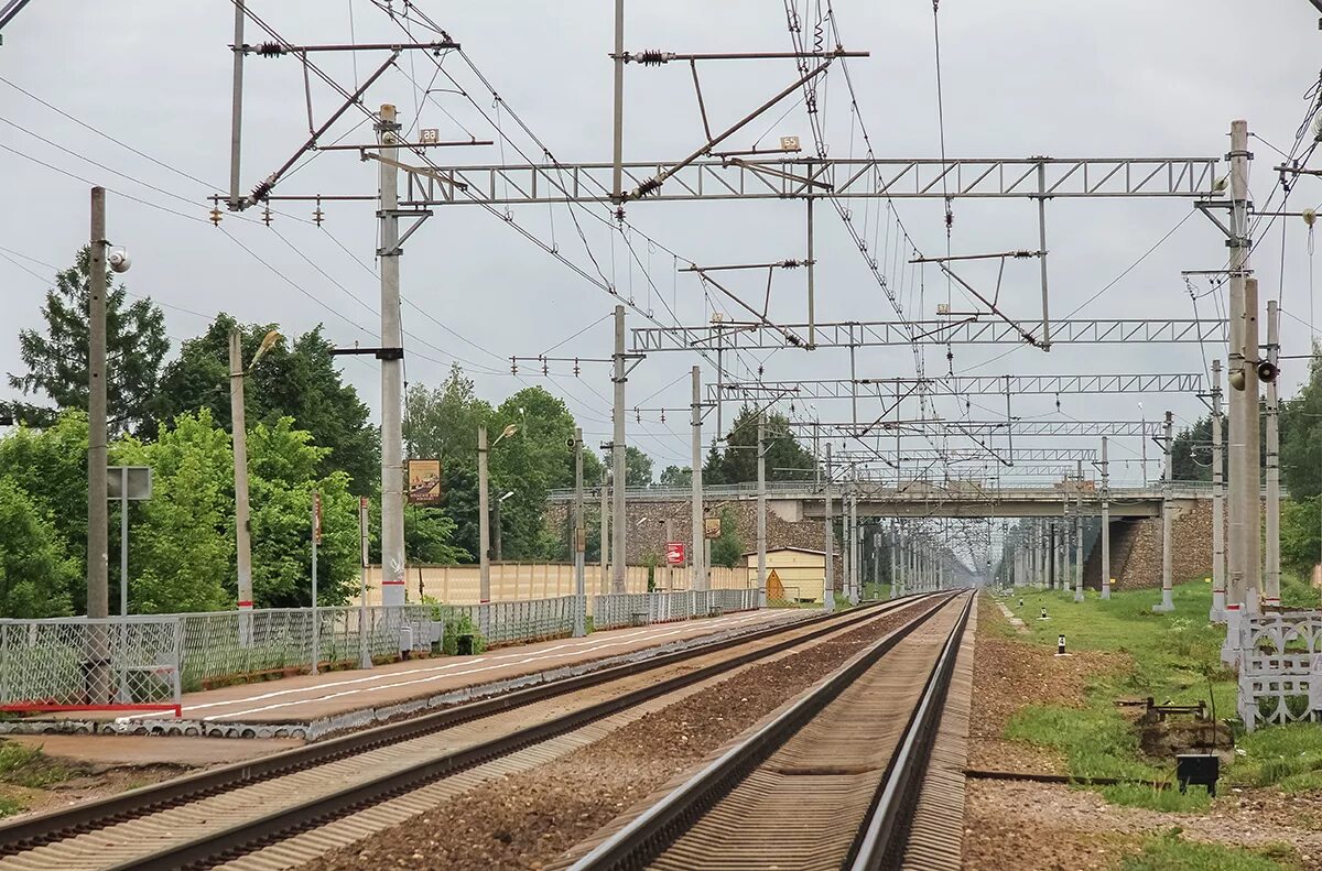 Станция фабричная московская область. Станция поварово московская область. Платформа поварово 1. Платформа 1 0. Прицеп для саз для fs13.