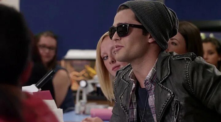 Zapped волшебное приложение 2014. Зендая zapped. Zapped. Волшебное приложение зендая. Заппед волшебное приложение.