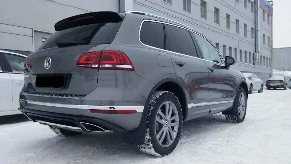 Задний бампер туарег нф. Volkswagen touareg 2010 r-line. туарег r line 2010. брызговики touareg nf r-line. touareg 2010 rear.