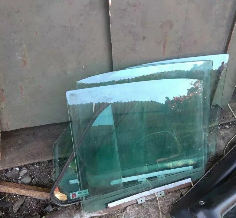 Стекло волга 3110. Стекло бор газ 31105. боковое стекло от волги 31105. 017893 лобовой стекла волга. бронированное стекло на волгу.