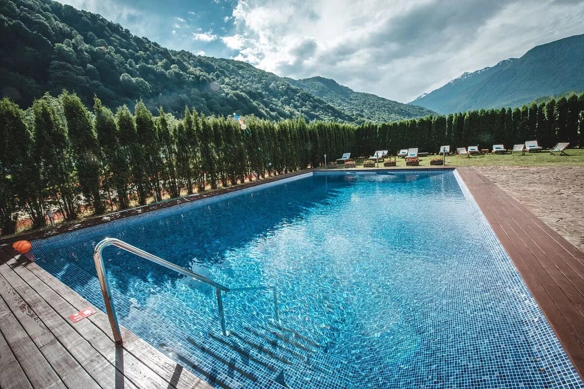 Газпром эсто садок бассейн. Открытый бассейн красная поляна. Газпром открытый бассейн красная поляна. Бассейн галактика красная поляна. Grand polyana bassein открытый бассейн.