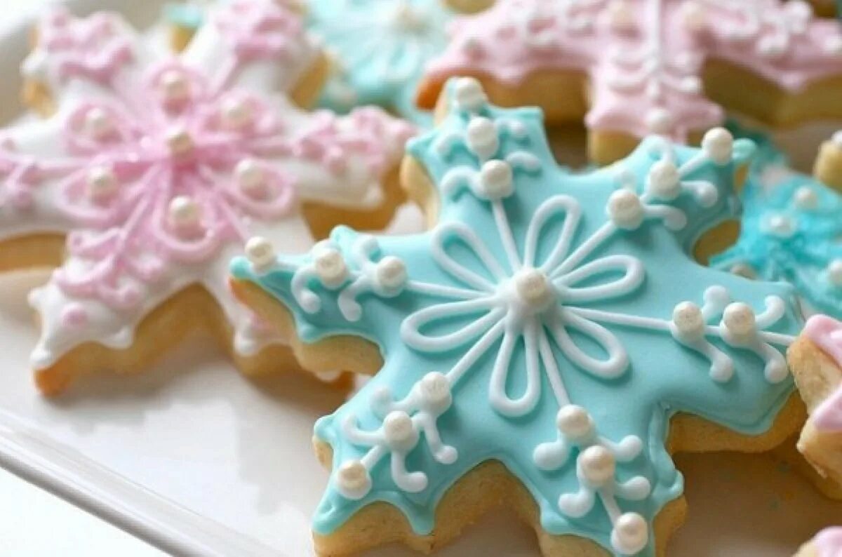 черногорские пряники. пряники abuehystpng. пряник имбирный. украшение печенья глазурью. роспись пряников айсингом.