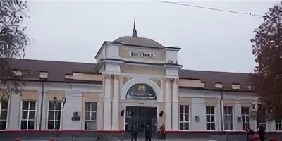 Жд вокзал шахты. Станция шахтная ростовская область. Вокзал город шахты. Автовокзал города шахты. Вокзал город шахты.