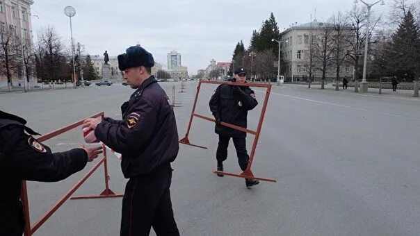 Полиция имеет право проводить оцепление участков. Зона оцепления. выставить оцепление. полиция на площади ленина. зона курган.