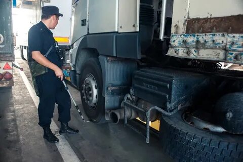Обыск автотранспорта желательно проводить с участием