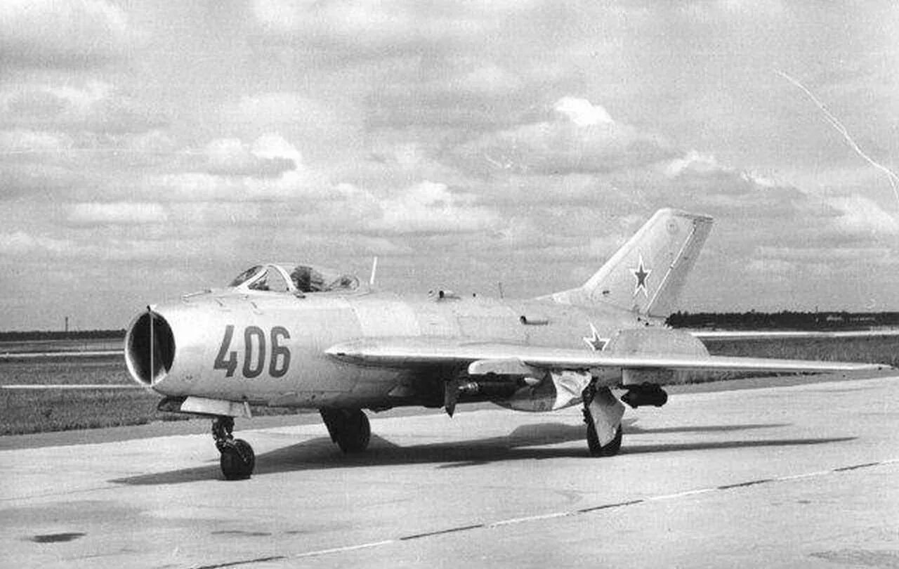 F-100f super sabre. Самолёт миг-19п. Нм-1(рср). Цыбин нм-1. Миг-19 истребитель.