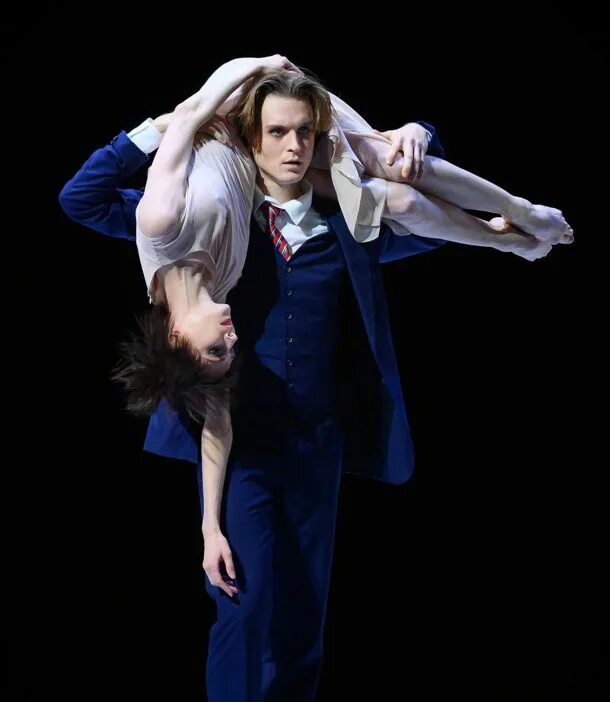 Svetlana Zakharova, Denis Rodkin, and Igor Tsvirko in tonight's Swan Lake! Lago 