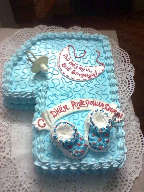 Торт из крема на годовасие мальчику. Тортик на 1 годик мальчику кремовый. Торт на 1 годик девочке кремовый. Торт на год девочке кремовый. Кремовый торт на годик мальчику.