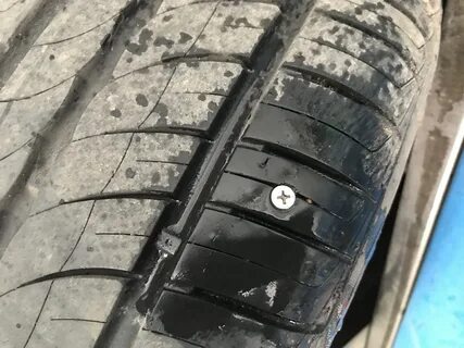 Что делать если пробил колесо