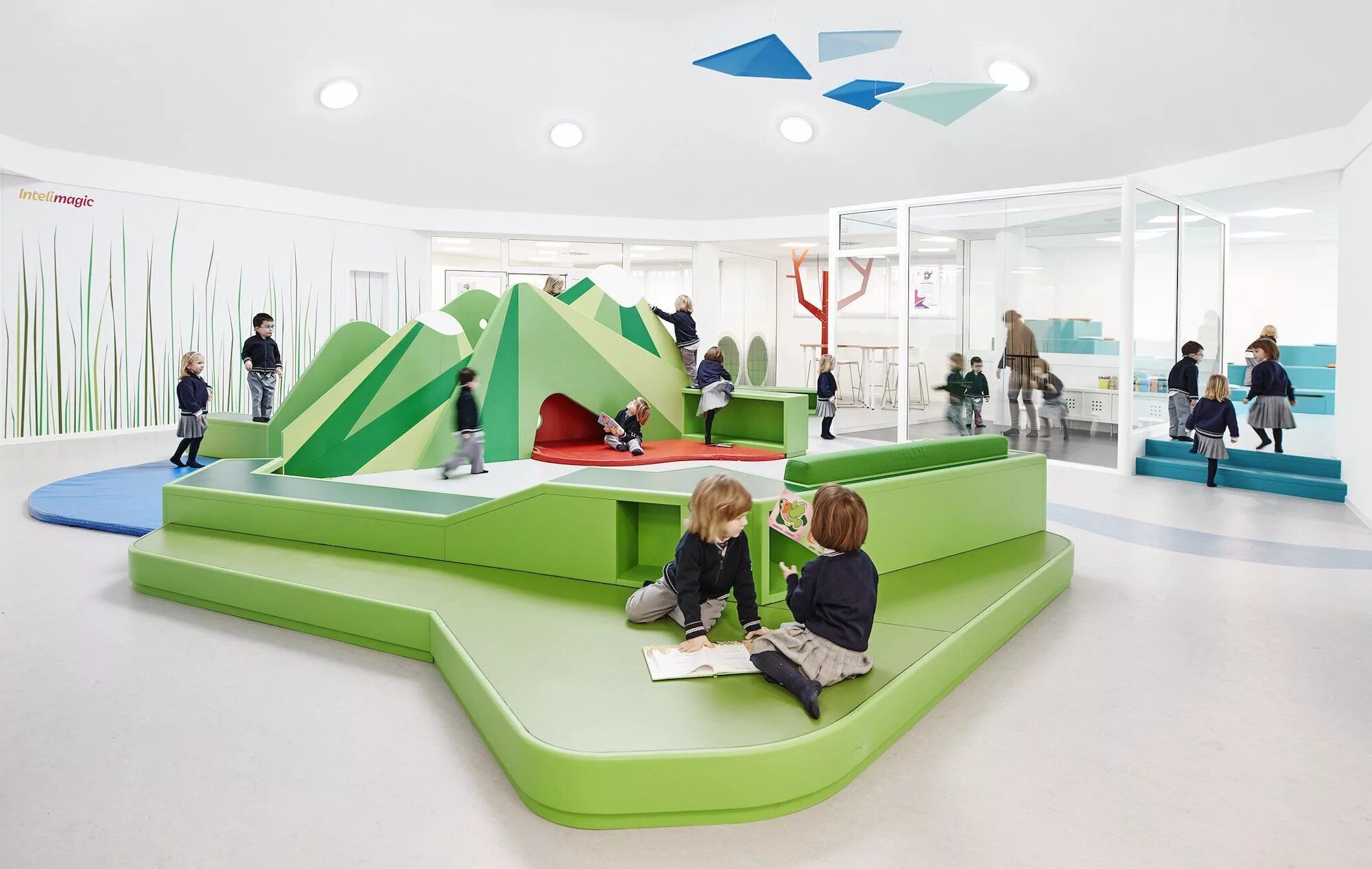 Детская будущего. Игровое пространство в школе. Инновационный детский сад будущего. Игровая зона в школе будущего. Детские сады в будущем.
