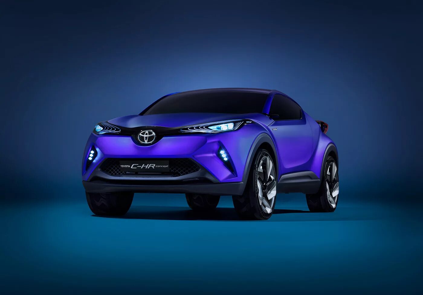 Toyota новые модели. Toyota c-HR 2015. Toyota Chr 2014. Тойота с HR 2021. Новая Тойота Chr.