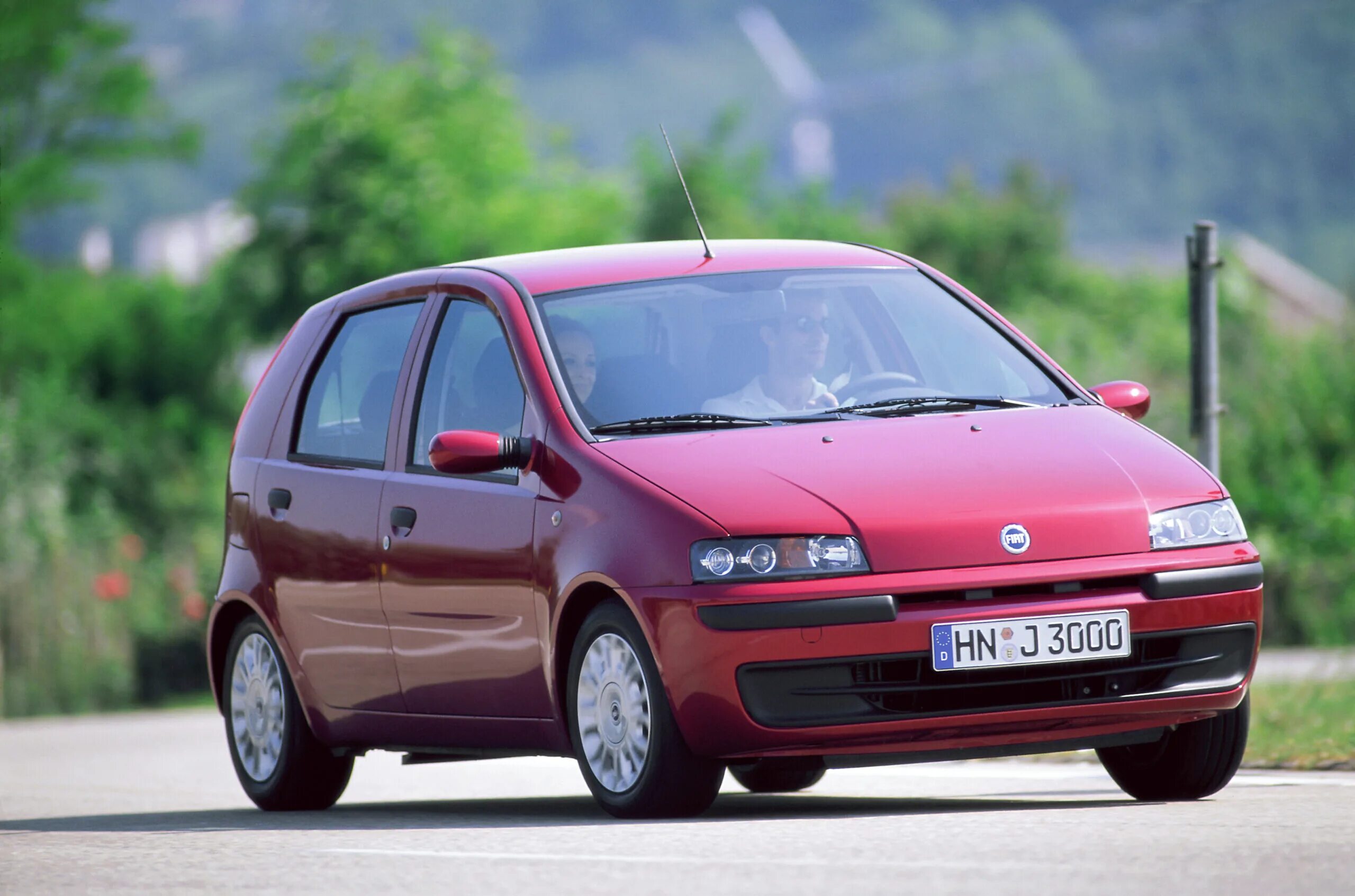 Двигатель фиат пунто 1. 1. Фиат гранде пунто 2012. Фиат 2 литра. Fiat 1 2005.