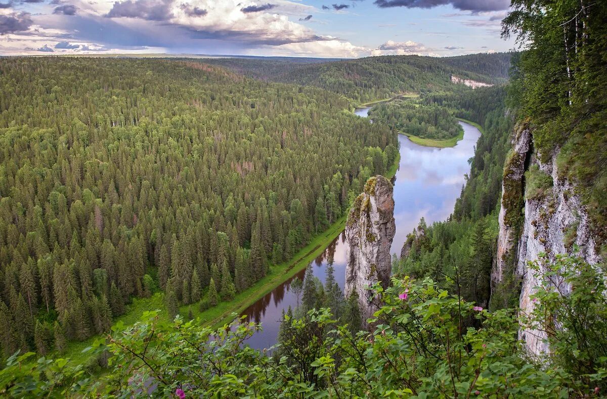 Река Усьва Пермский край. Урал река Усьва. Река Усьва Усьвинские столбы. Урал река Усьва. Усьвинские столбы. Солнечный пермский край