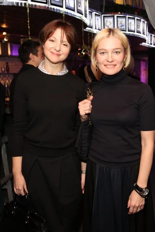 сестры толстогановы. медиатор дарья мельникова и виктория толстоганова. сестра виктории толстогановой фото.