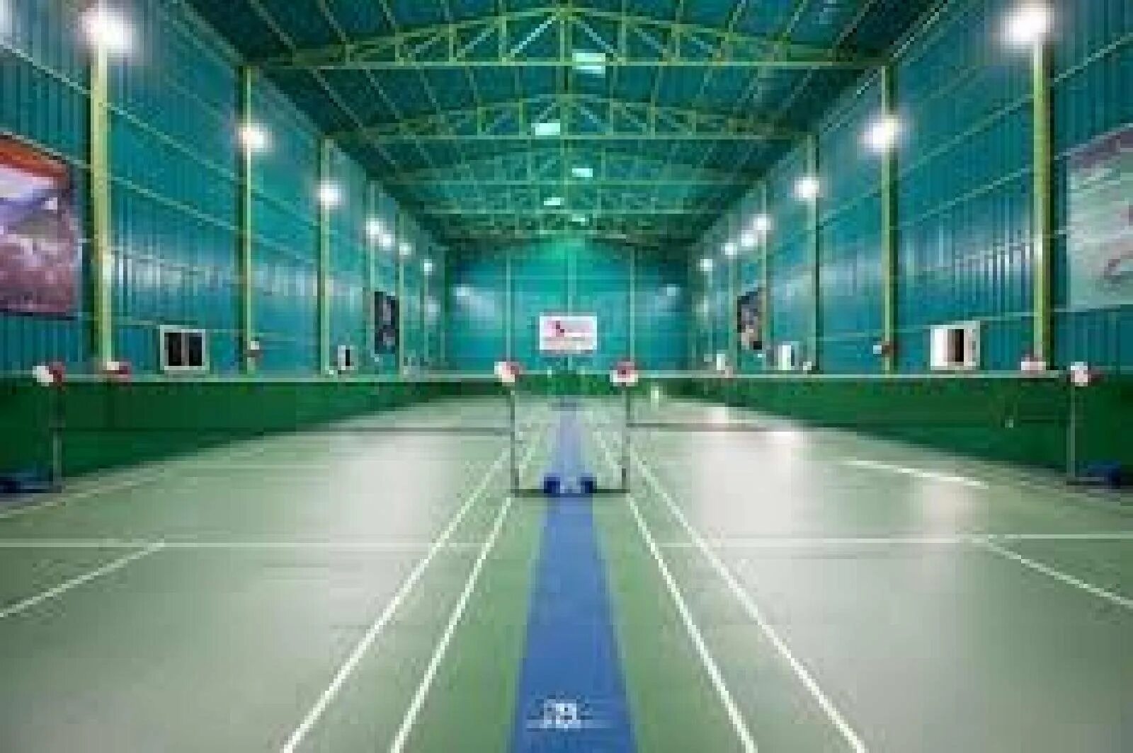 Корт Badminton. Бадминтон зал. Физкультурный зал для бадминтона. Стадион для бадминтона. Корт для бадминтона