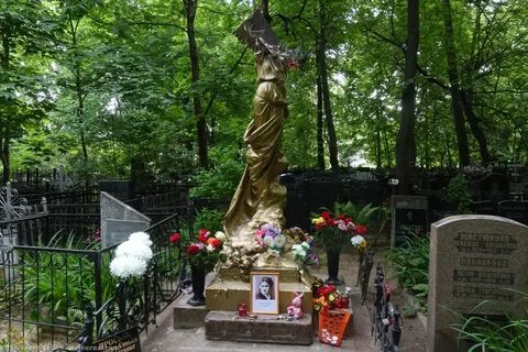 Памятники на ваганьковском кладбище