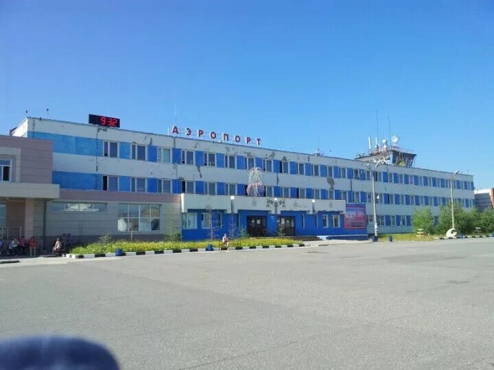 Новый аэропорт новый уренгой. Аэропорт новыйкренгой. Аэропорт города уренгой. Новый аэропорт новый уренгой. Аэропорта в городе новый уренгой.